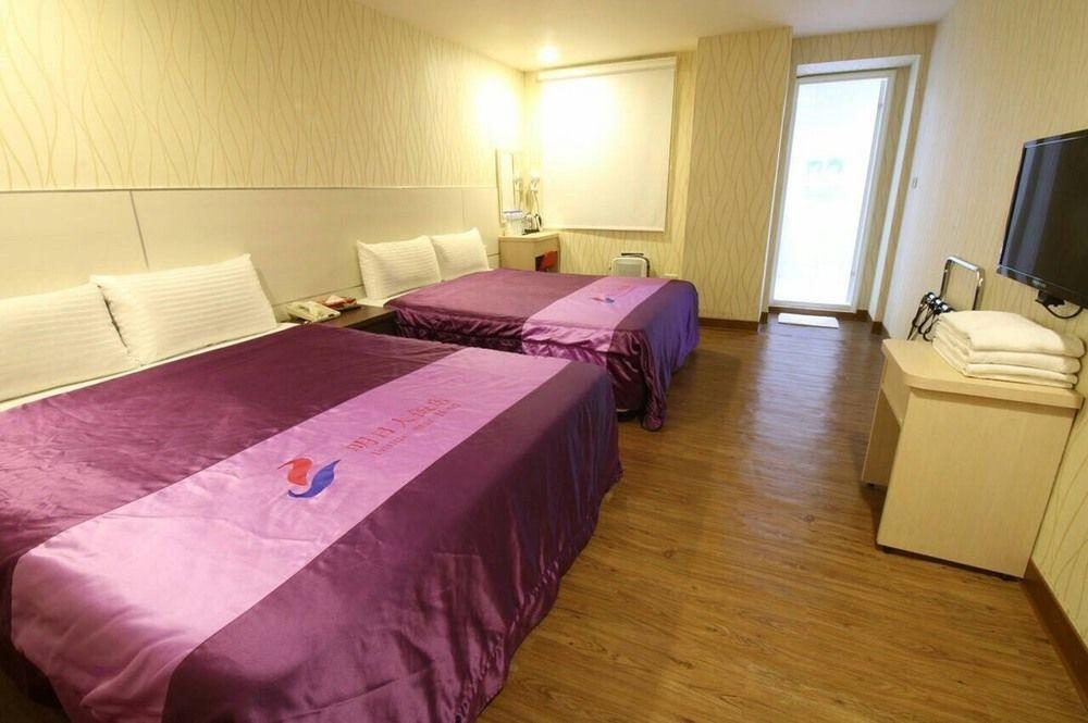 Tomorrow Hotel Тайпей Екстериор снимка