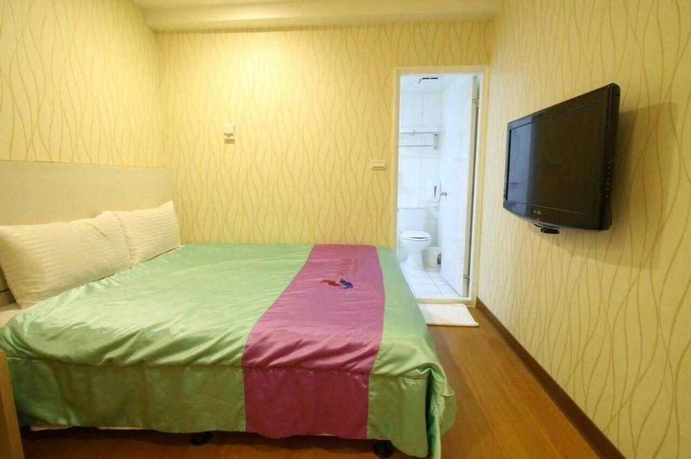 Tomorrow Hotel Тайпей Екстериор снимка