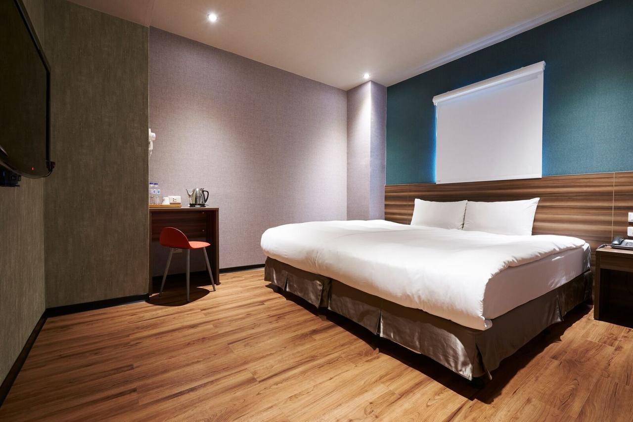 Tomorrow Hotel Тайпей Екстериор снимка