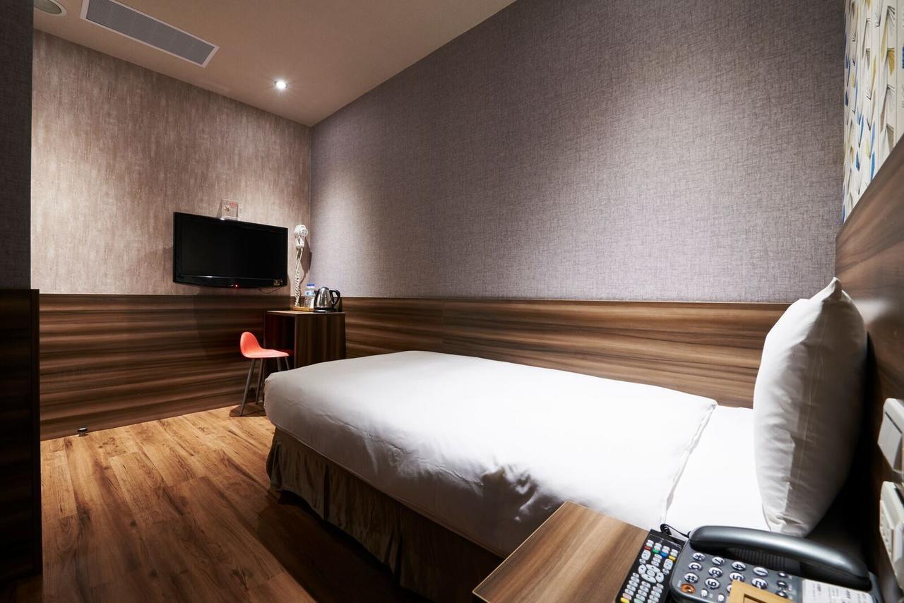 Tomorrow Hotel Тайпей Екстериор снимка