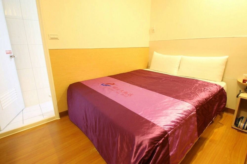 Tomorrow Hotel Тайпей Екстериор снимка