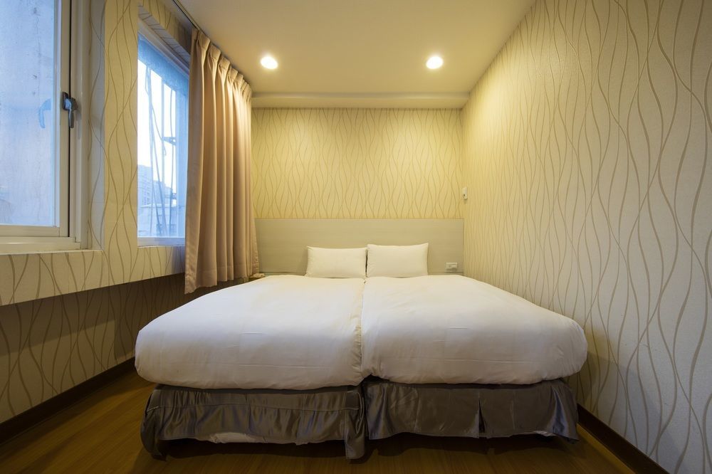 Tomorrow Hotel Тайпей Екстериор снимка