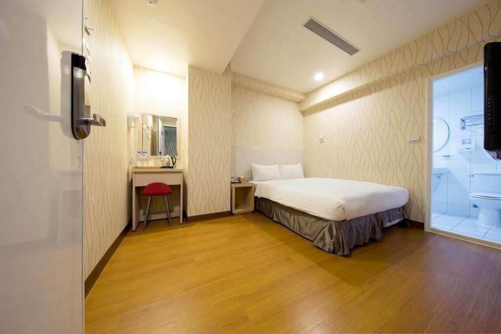 Tomorrow Hotel Тайпей Екстериор снимка