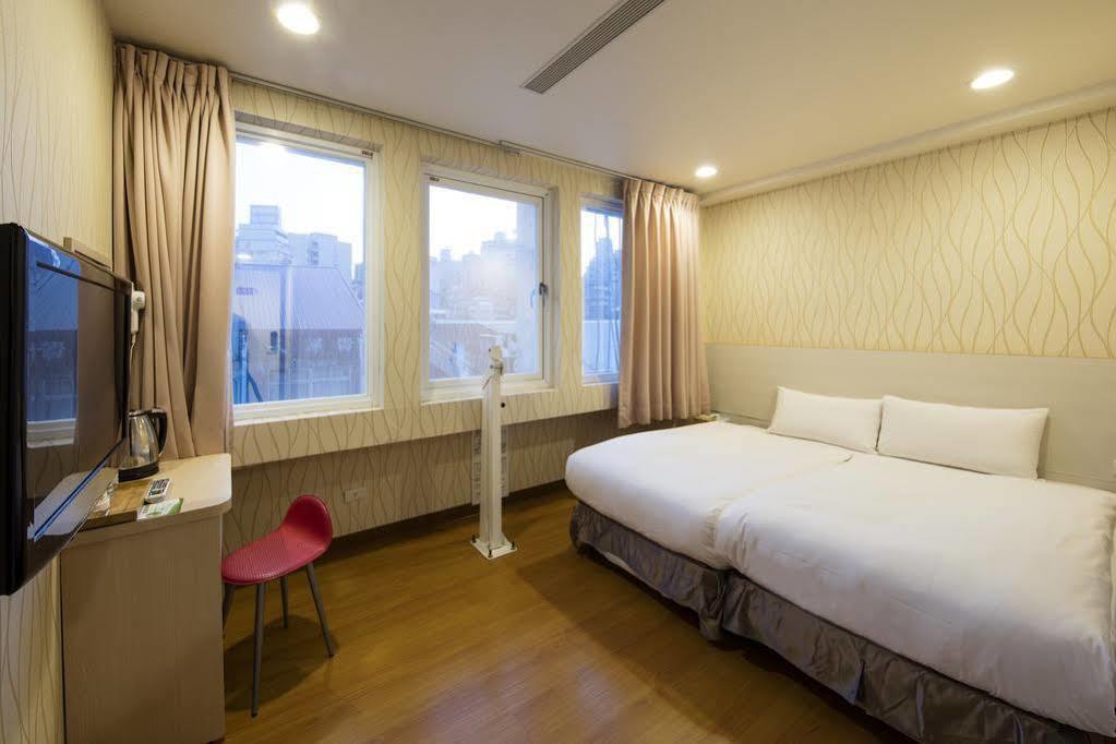 Tomorrow Hotel Тайпей Екстериор снимка