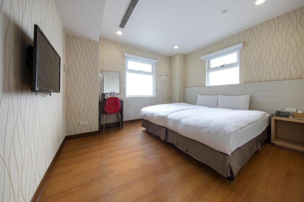 Tomorrow Hotel Тайпей Екстериор снимка