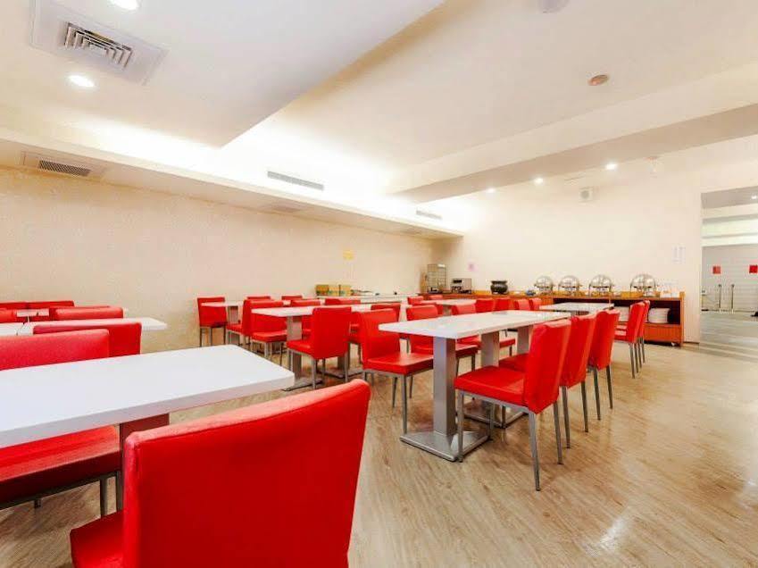 Tomorrow Hotel Тайпей Екстериор снимка