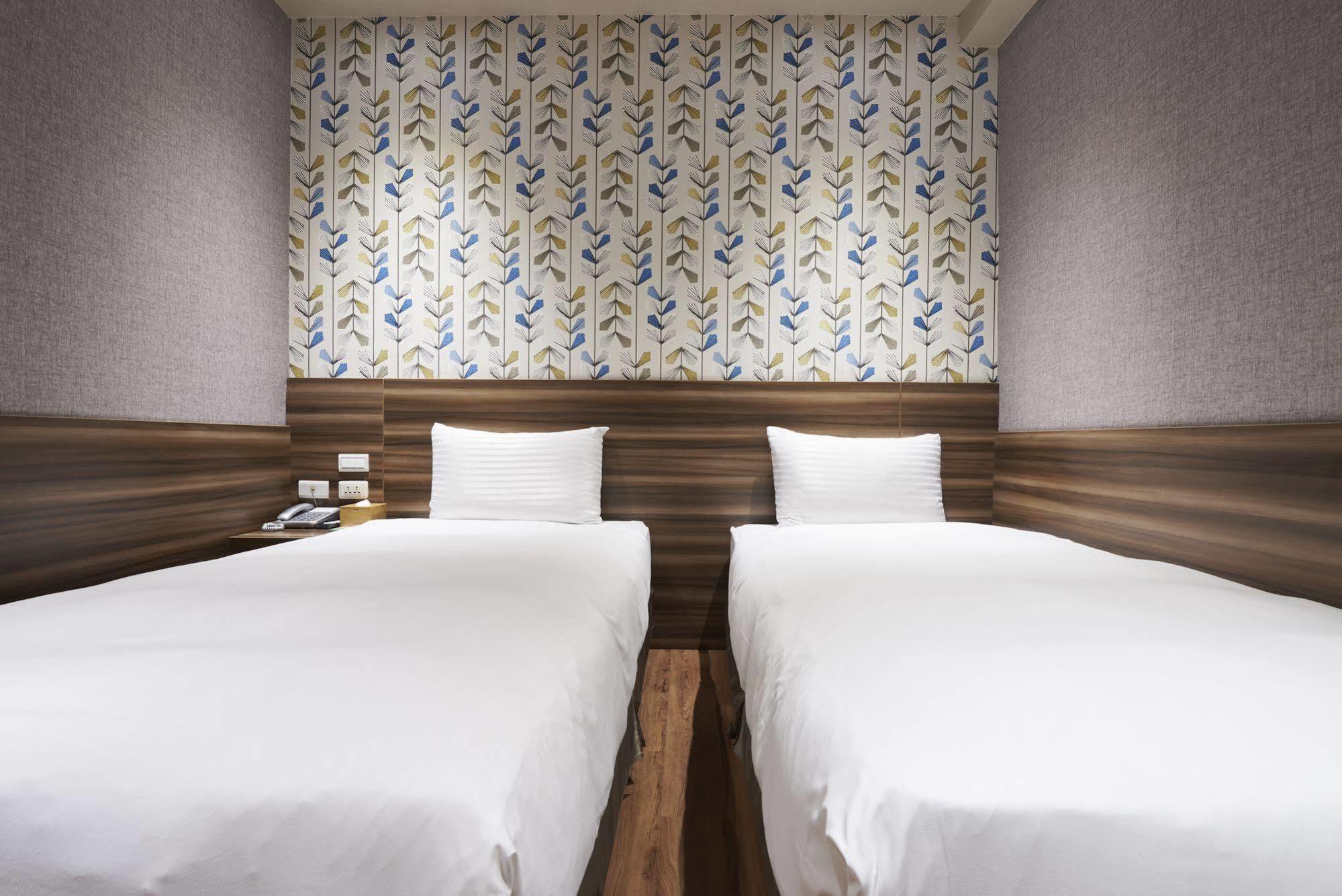 Tomorrow Hotel Тайпей Екстериор снимка